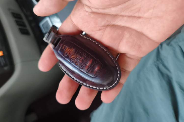 Used Nissan Quest 2012 3.5L SL Vehicle Key