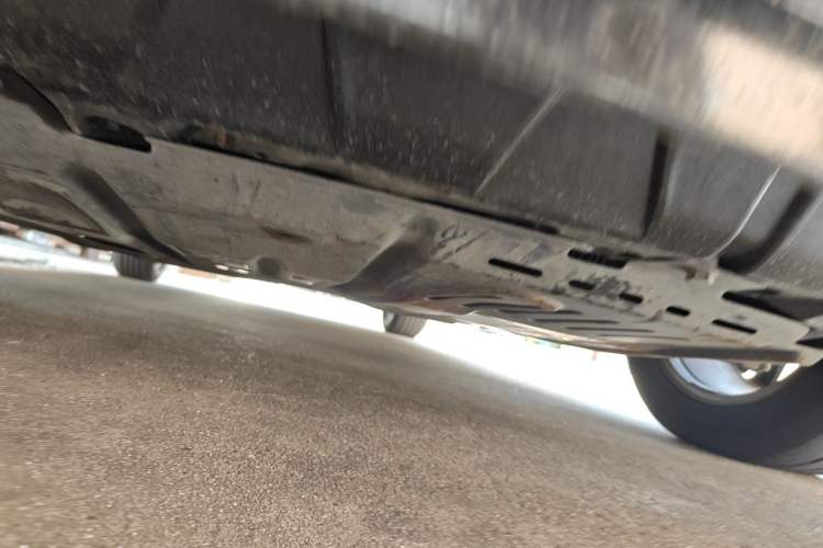 Used Nissan Quest 2013 3.5L SL Chassis Front