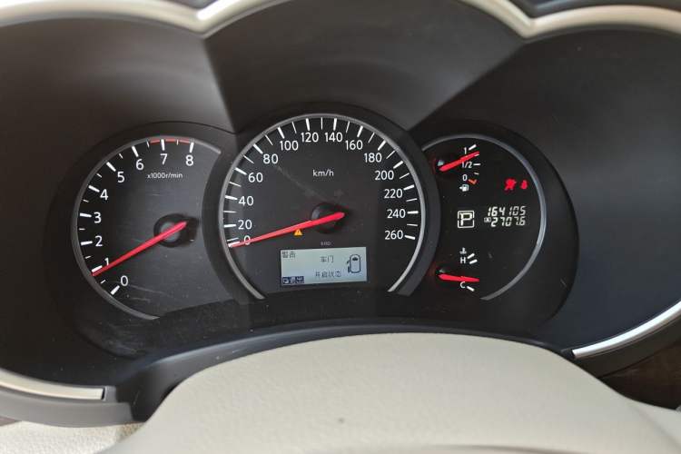Used Nissan Quest 2013 3.5L SL Instrument Cluster