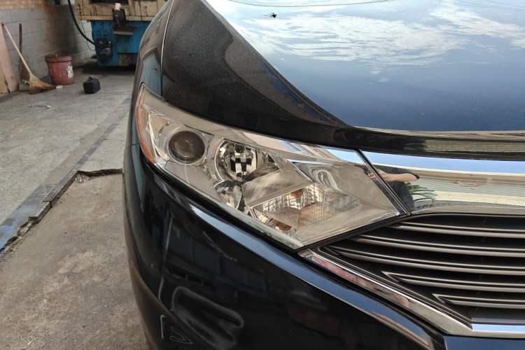 Used Nissan Quest 2013 3.5L SL Right Front Headlight