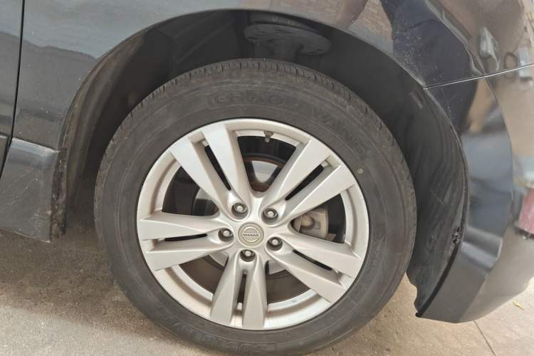 Used Nissan Quest 2013 3.5L SL Right Front Wheel Hub