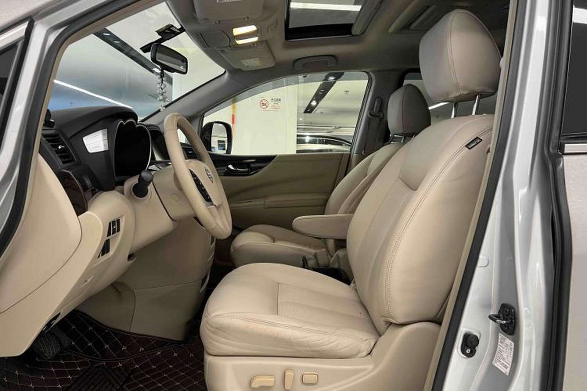 Used Nissan Quest 2013 3.5L SL Interior 13