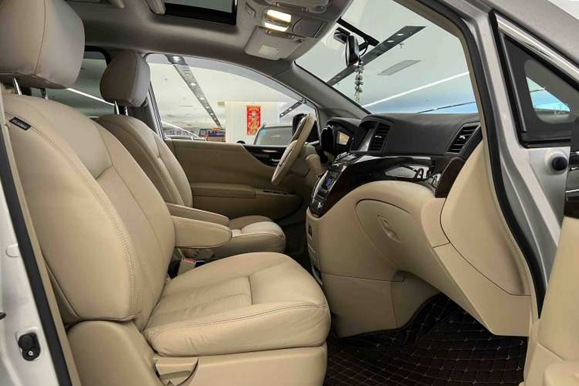 Used Nissan Quest 2013 3.5L SL Interior 6