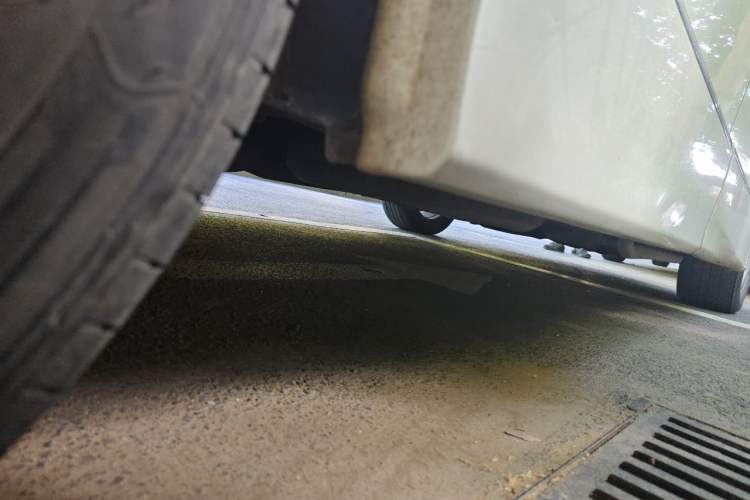 Used Nissan Quest 2013 3.5L SL Chassis Rear Right