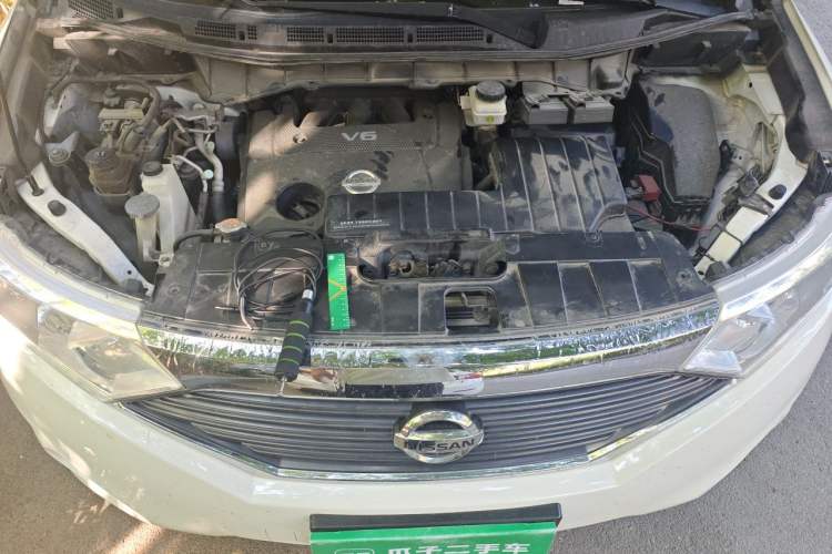 Used Nissan Quest 2013 3.5L SL Engine Bay