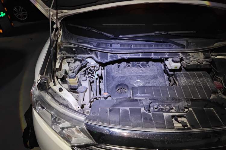 Used Nissan Quest 2013 3.5L SL Engine Bay Right