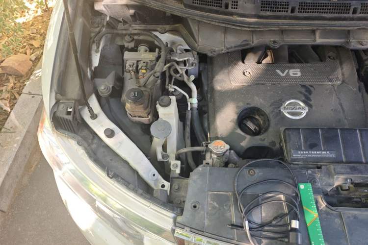 Used Nissan Quest 2013 3.5L SL Engine Bay Right