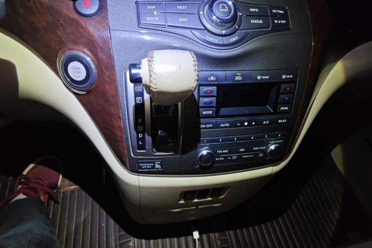 Used Nissan Quest 2013 3.5L SL Gear Lever