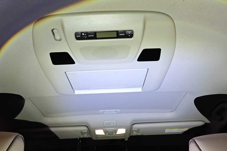 Used Nissan Quest 2013 3.5L SL Headliner