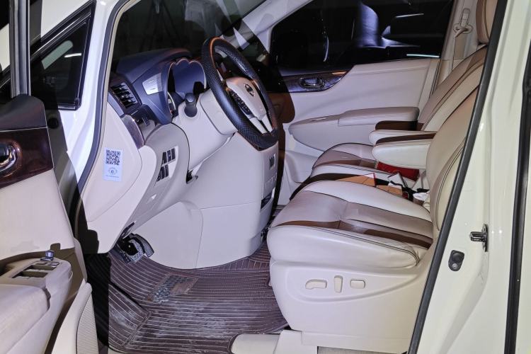 Used Nissan Quest 2013 3.5L SL Left Front Seat