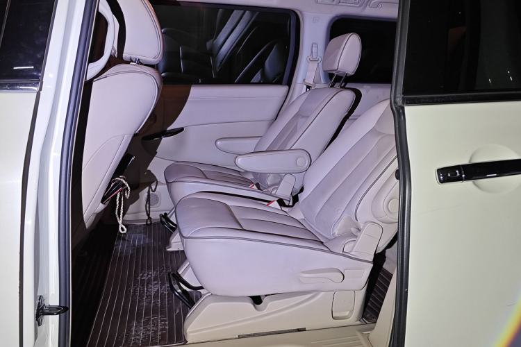 Used Nissan Quest 2013 3.5L SL Left Rear Seat