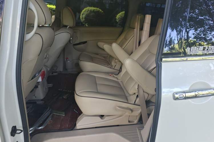 Used Nissan Quest 2013 3.5L SL Left Rear Seat