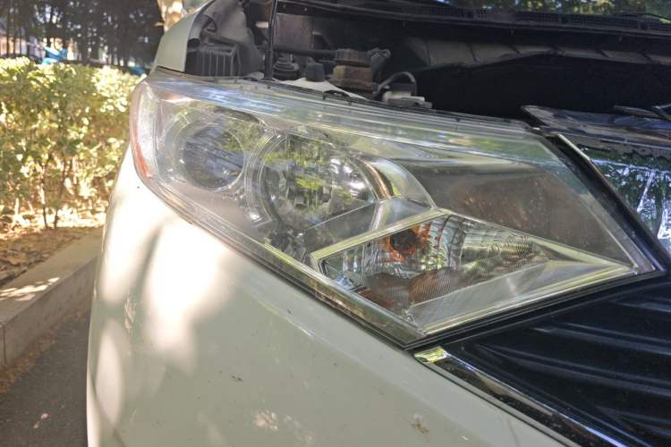 Used Nissan Quest 2013 3.5L SL Right Front Headlight