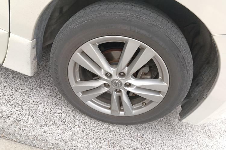 Used Nissan Quest 2013 3.5L SL Right Front Wheel Hub