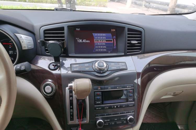 Used Nissan Quest 2015 3.5L SL Audio And AC Panel