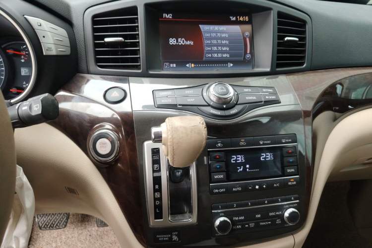 Used Nissan Quest 2015 3.5L SL Audio And AC Panel