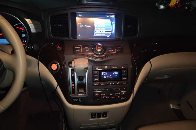 Used Nissan Quest 2015 3.5L SL Audio And AC Panel