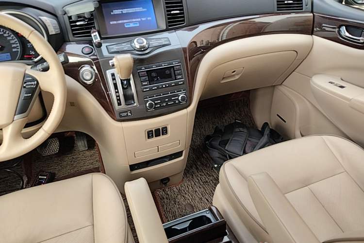 Used Nissan Quest 2015 3.5L SL Audio And AC Panel