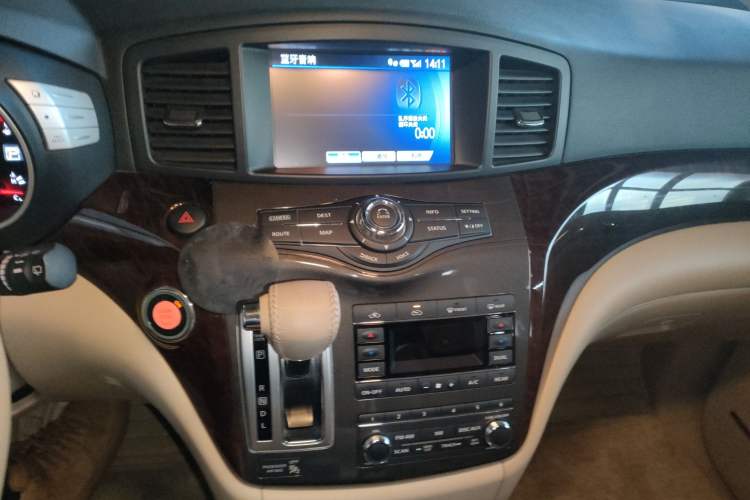 Used Nissan Quest 2015 3.5L SL Audio And AC Panel
