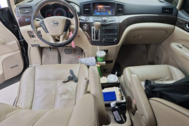 Used Nissan Quest 2015 3.5L SL Center Console