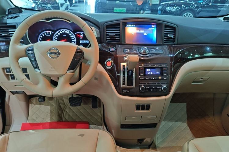 Used Nissan Quest 2015 3.5L SL Center Console