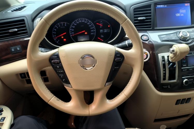 Used Nissan Quest 2015 3.5L SL Center Console
