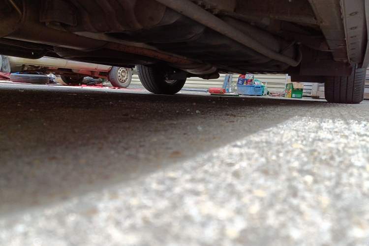 Used Nissan Quest 2015 3.5L SL Chassis Front Left