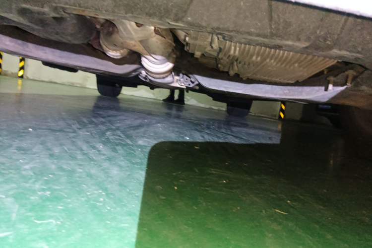 Used Nissan Quest 2015 3.5L SL Chassis Front