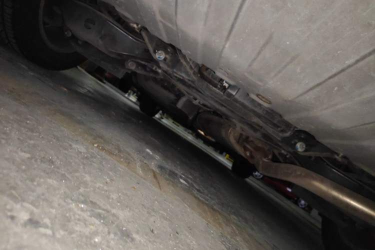 Used Nissan Quest 2015 3.5L SL Chassis Rear