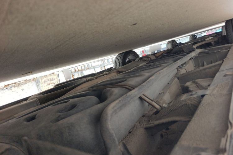Used Nissan Quest 2015 3.5L SL Chassis Rear Left