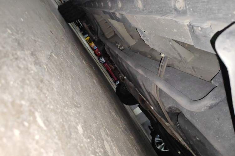 Used Nissan Quest 2015 3.5L SL Chassis Rear Left