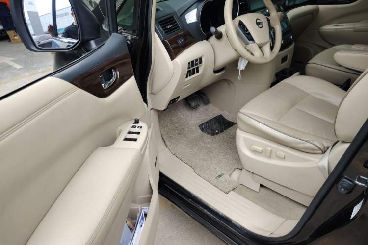 Used Nissan Quest 2015 3.5L SL Driver Seat
