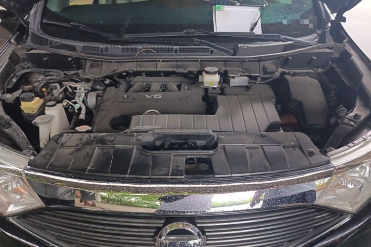 Used Nissan Quest 2015 3.5L SL Engine Bay