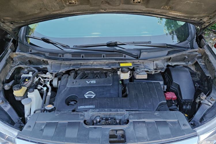 Used Nissan Quest 2015 3.5L SL Engine Bay