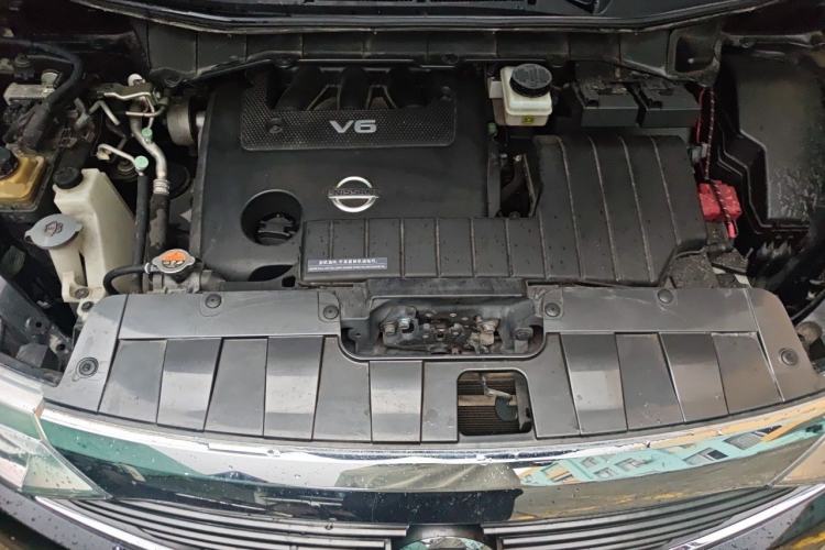 Used Nissan Quest 2015 3.5L SL Engine Bay