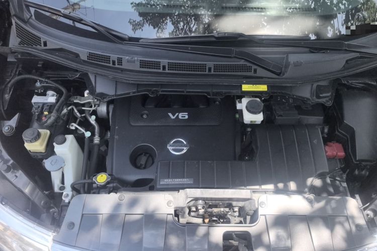 Used Nissan Quest 2015 3.5L SL Engine Bay