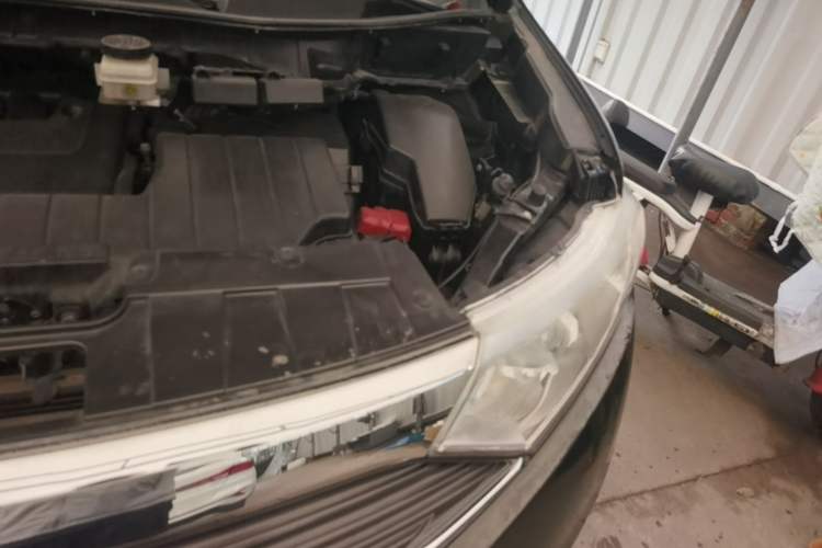 Used Nissan Quest 2015 3.5L SL Engine Bay Left