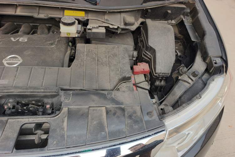 Used Nissan Quest 2015 3.5L SL Engine Bay Left