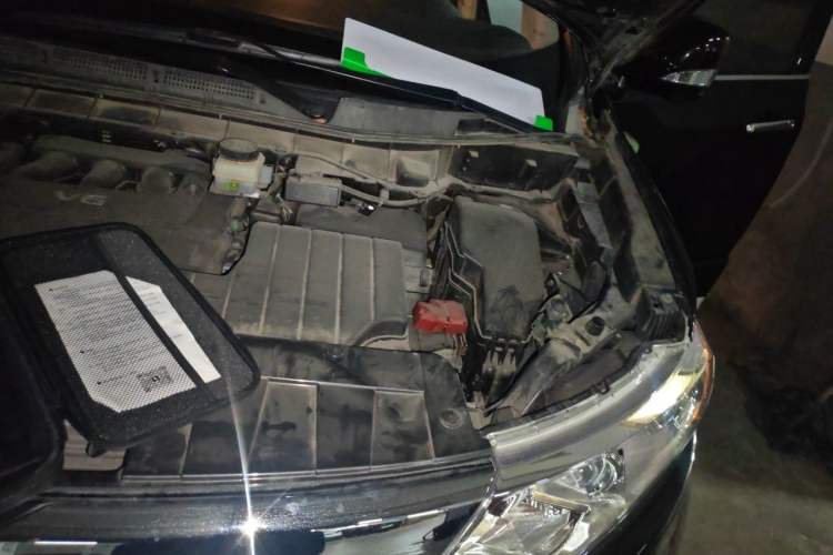 Used Nissan Quest 2015 3.5L SL Engine Bay Left