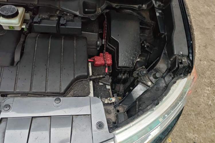 Used Nissan Quest 2015 3.5L SL Engine Bay Left