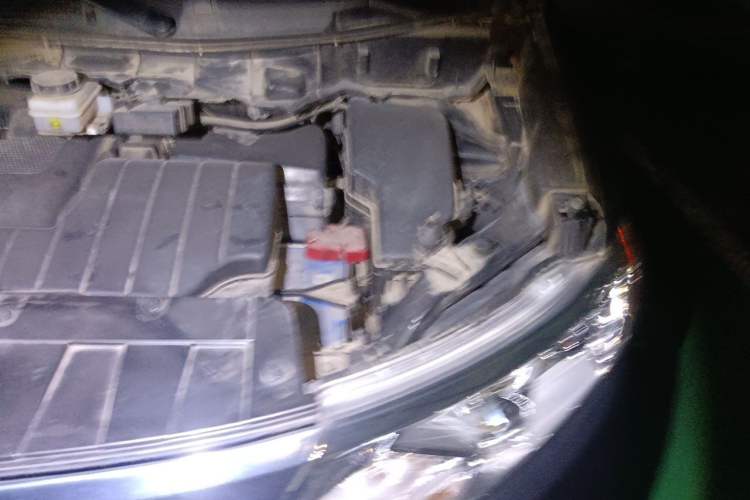 Used Nissan Quest 2015 3.5L SL Engine Bay Left