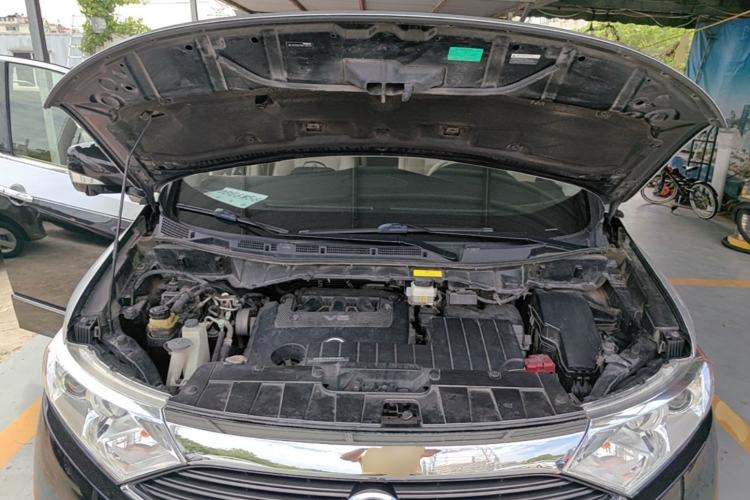 Used Nissan Quest 2015 3.5L SL Engine Bay