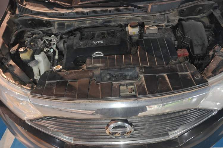 Used Nissan Quest 2015 3.5L SL Engine Bay