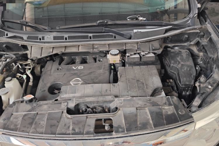 Used Nissan Quest 2015 3.5L SL Engine Bay