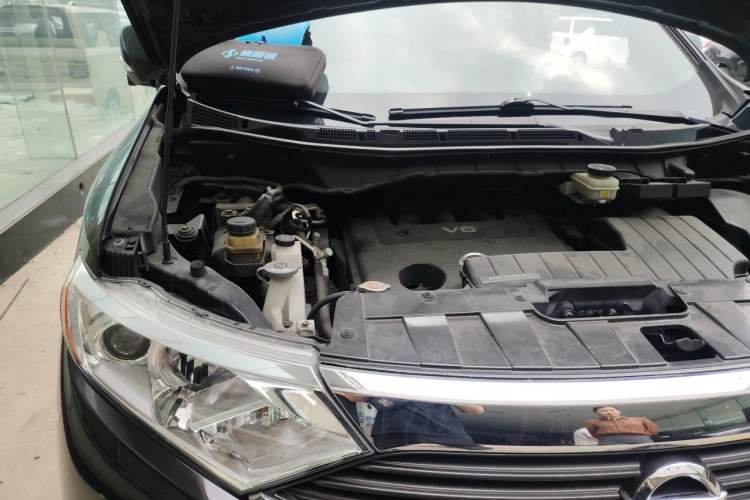 Used Nissan Quest 2015 3.5L SL Engine Bay Right
