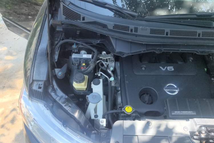 Used Nissan Quest 2015 3.5L SL Engine Bay Right