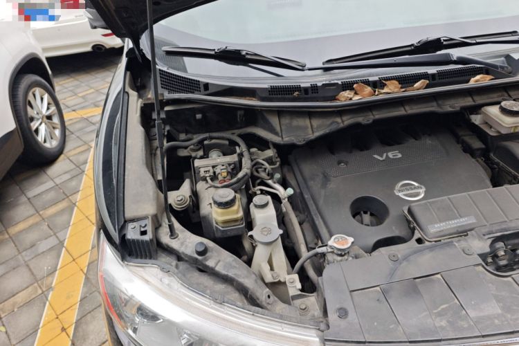 Used Nissan Quest 2015 3.5L SL Engine Bay Right