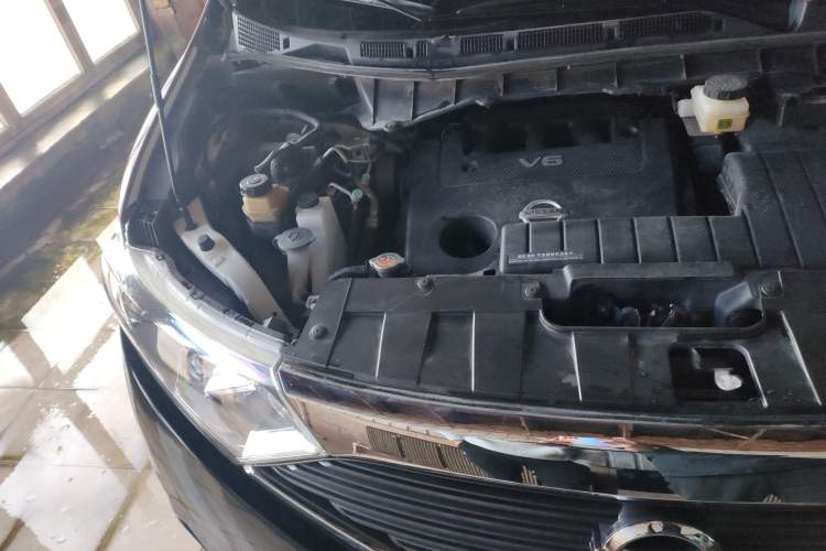 Used Nissan Quest 2015 3.5L SL Engine Bay Right