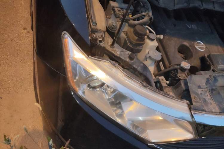 Used Nissan Quest 2015 3.5L SL Engine Bay Right