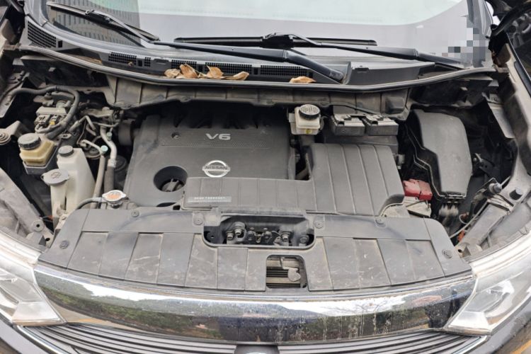 Used Nissan Quest 2015 3.5L SL Engine Bay